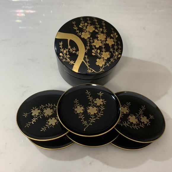 Asian Vintage 8 Piece Black/Gold Lacquer Coaster Set - Picture 1 of 10